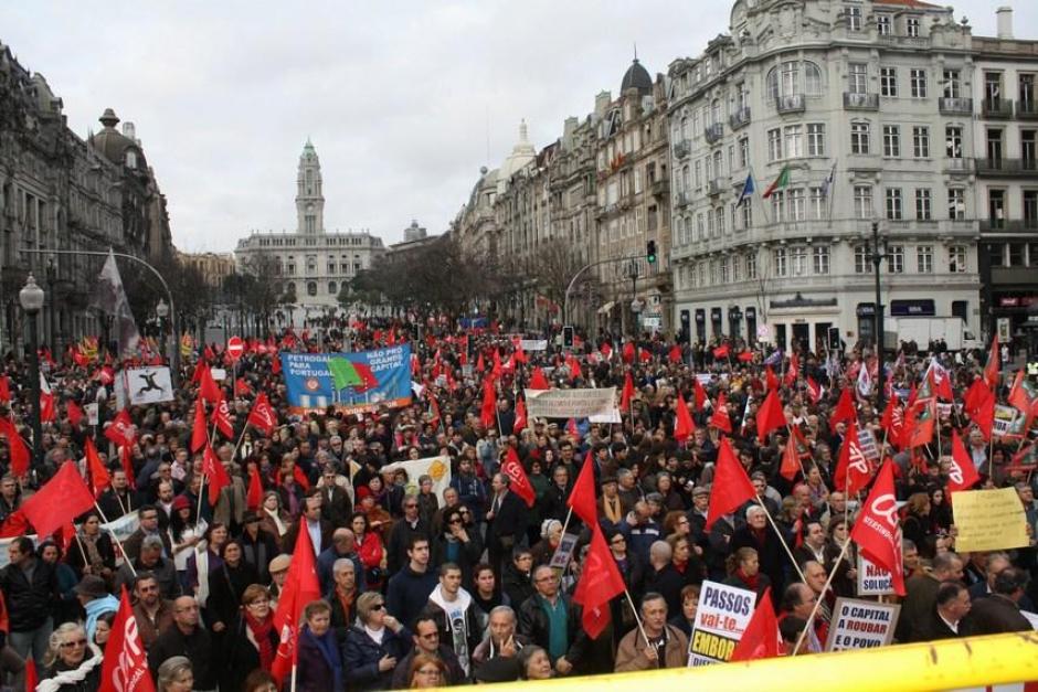 Succès populaire des manifestations contre l'austérité au Portugal !